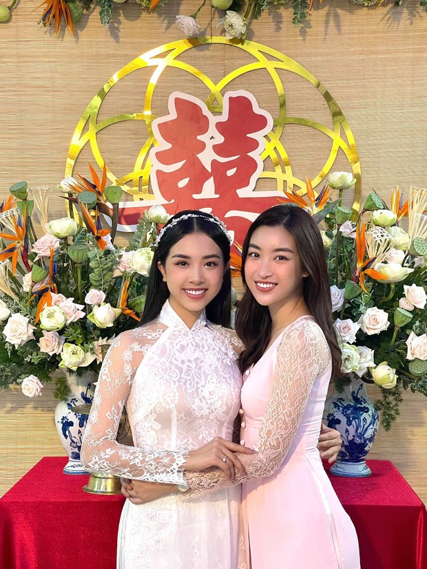 Hoa hậu Tiểu Vy, Mỹ Linh mặc áo bà ba cực dễ thương trong đám cưới Á hậu Thúy An - 3