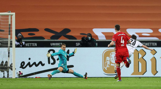 Video Monchengladbach - Bayern: Rượt đuổi 5 bàn, địa chấn khó tin - 1