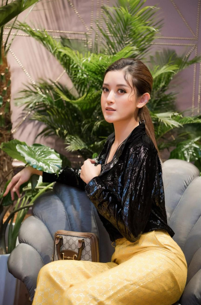 Đỗ Mỹ Linh, Lương Thuỳ Linh đọ sắc với váy áo nóng bỏng - 7