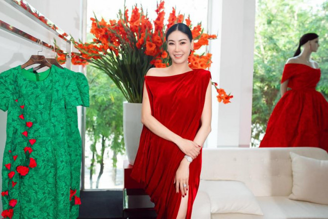 Đỗ Mỹ Linh, Lương Thuỳ Linh đọ sắc với váy áo nóng bỏng - 13