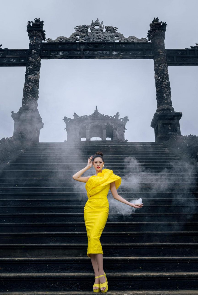 Đỗ Mỹ Linh, Lương Thuỳ Linh đọ sắc với váy áo nóng bỏng - 14