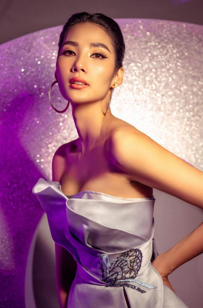 Đỗ Mỹ Linh, Lương Thuỳ Linh đọ sắc với váy áo nóng bỏng - 15