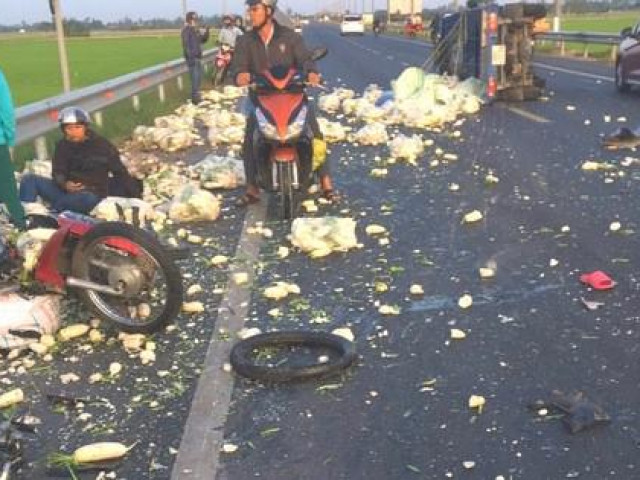 Tin tức trong ngày - Tai nạn trên tuyến tránh Quốc lộ 91: 1 người tử vong, 1 phụ nữ văng cả chục mét