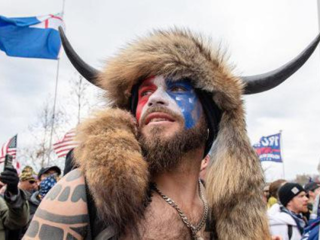 Thế giới - Bạo loạn ở điện Capitol: Nhân vật chính trong những bức ảnh nổi tiếng sa lưới