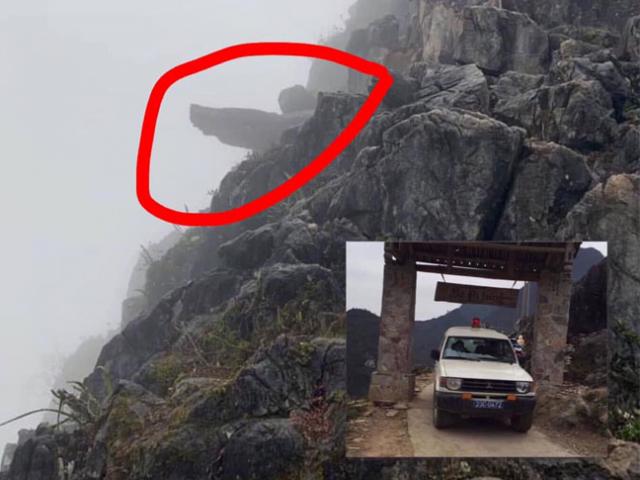 Tin tức trong ngày - Hà Giang: Leo ra mỏm đá "tử thần" chụp ảnh, một du khách trượt chân rơi xuống khe đá