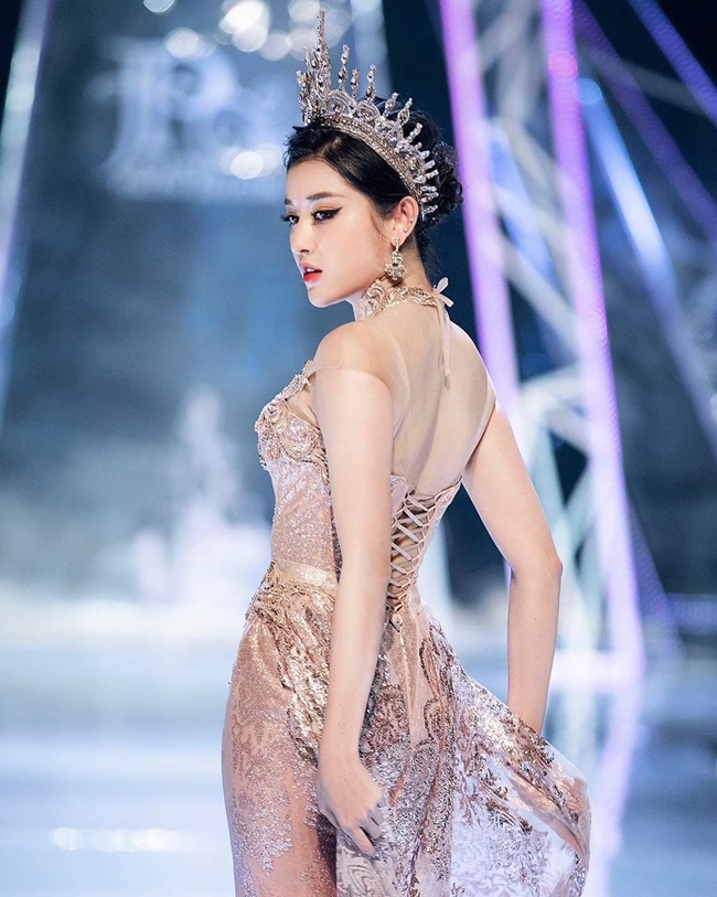 Đầu tiên và quan trọng nhất chính với cô chính&nbsp;là làm sạch da nếu không các bước chăm sóc sau sẽ trở nên vô dụng.&nbsp;
