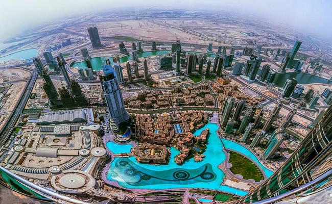 Dubai là một thành phố xa hoa bậc nhất thế giới, trực thuộc các tiểu Vương quốc Ả Rập Thống nhất (UAE). 
