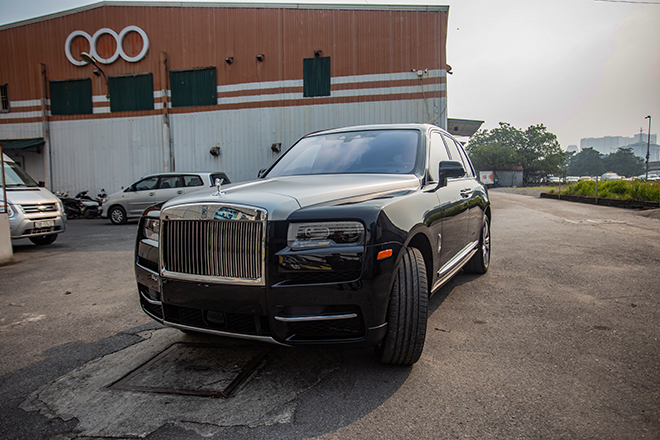 Does Nardo Grey Suit A RollsRoyce Overhauled By Mansory  Carscoops