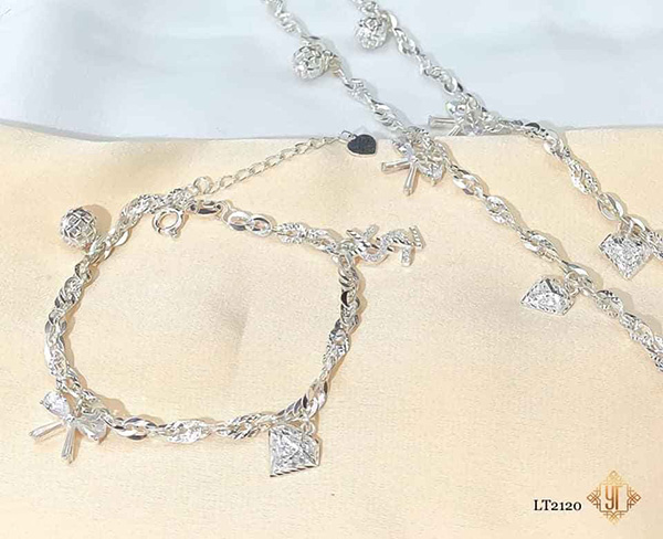 “Nữ Hoàng Trang Sức” và hành trình cá chép vượt vũ môn hoá rồng - 4