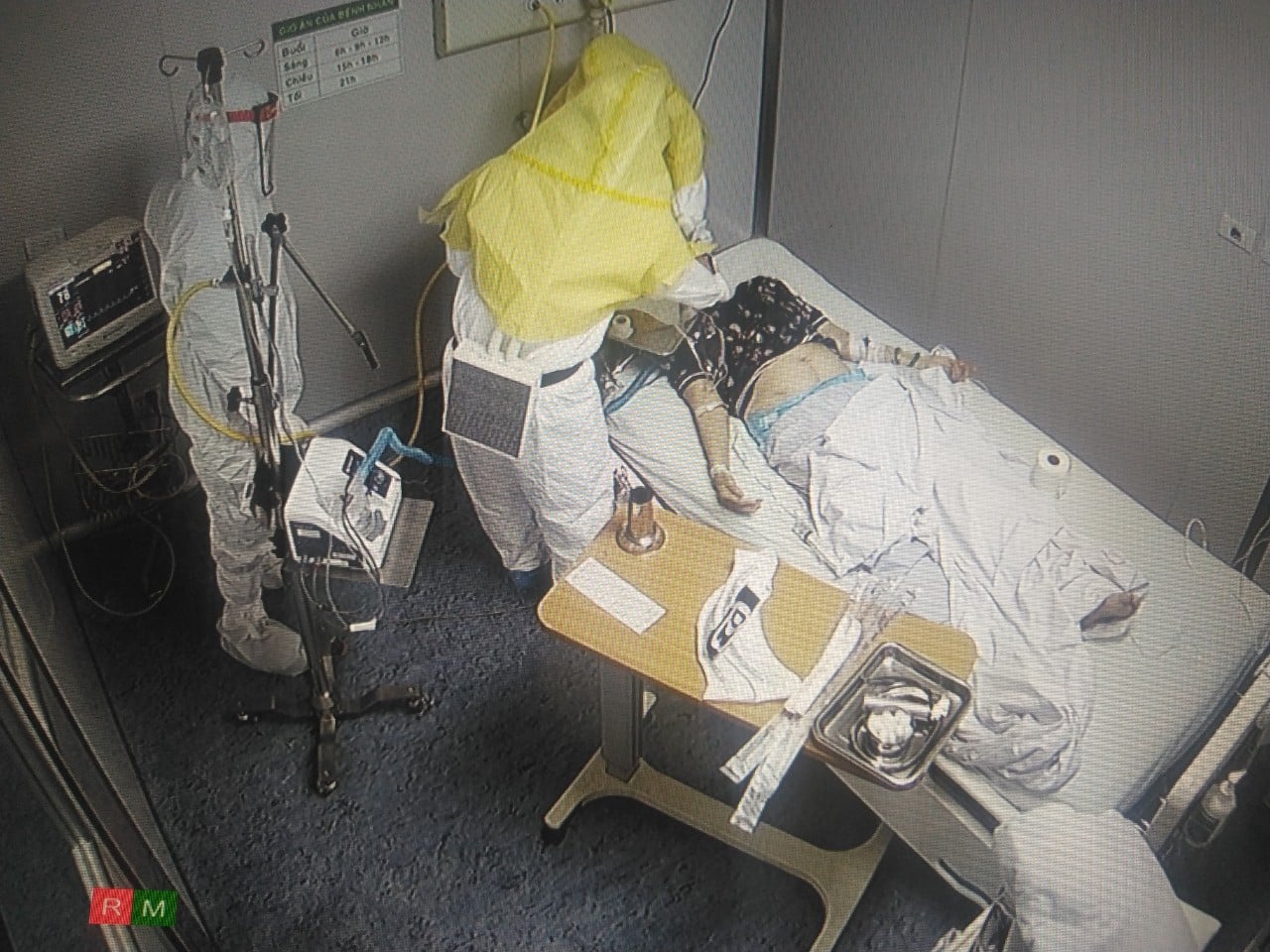 Bệnh nhân COVID-19 nặng đang điều trị tại bệnh viện (Ảnh: BSCC)