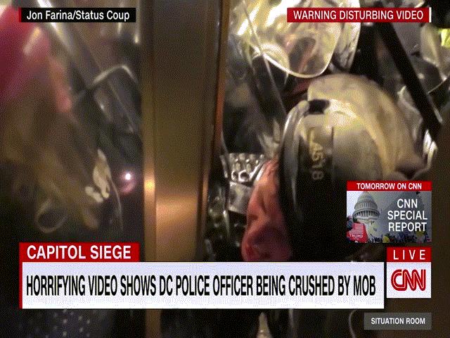 Thế giới - Bạo loạn ở Quốc hội Mỹ: Video cảnh sát bị đám đông kẹp cửa hét lên đau đớn