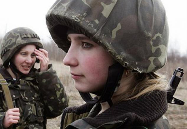 Hiện nay, có rất nhiều phụ nữ Ukraina tham gia vào lực lượng Vệ binh Quốc gia cũng như lực lượng Quân đội nước này.

