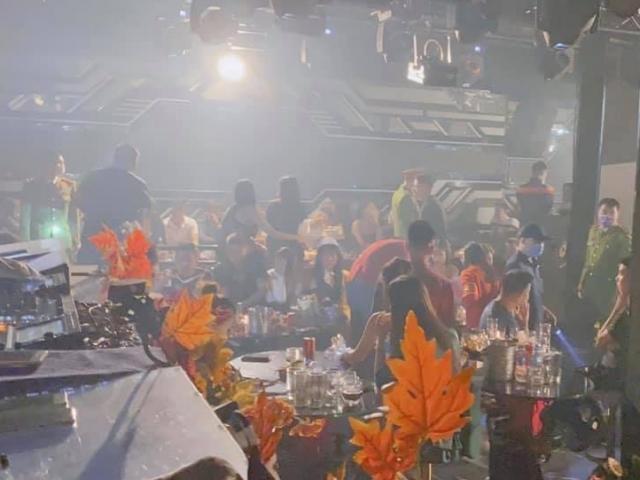 Pháp luật - Vụ 48 dân chơi "thác loạn" trong quán bar ở phố cổ: Lộ diện người bán chất cấm