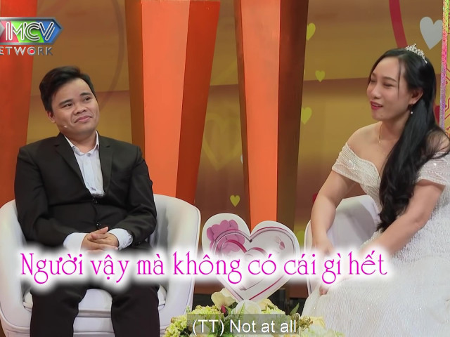 Bạn trẻ - Cuộc sống - Vừa lùn vừa nghèo, chàng trai vẫn chinh phục được vợ xinh chân dài với tuyệt chiêu này