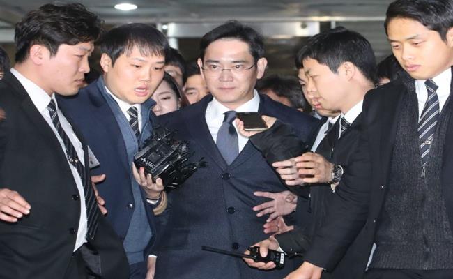 Tuy nhiên, để thừa kế tài sản, các con của ông Lee Kun-hee có thể phải nộp tới 10 tỷ USD tiền thuế.
