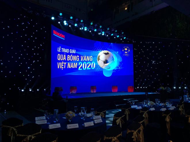 Trao giải "Quả bóng vàng Việt Nam 2020": Văn Quyết hồi hộp, Quang Hải không đến dự - 2