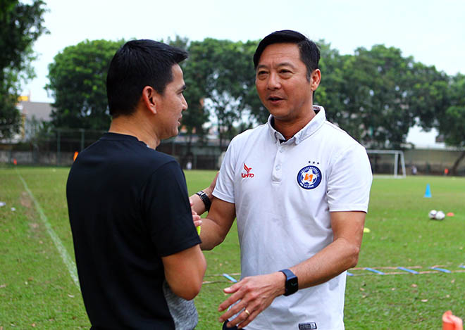 HLV Kiatisak và Lê Huỳnh Đức sẽ đối đầu ở V-League 2021.