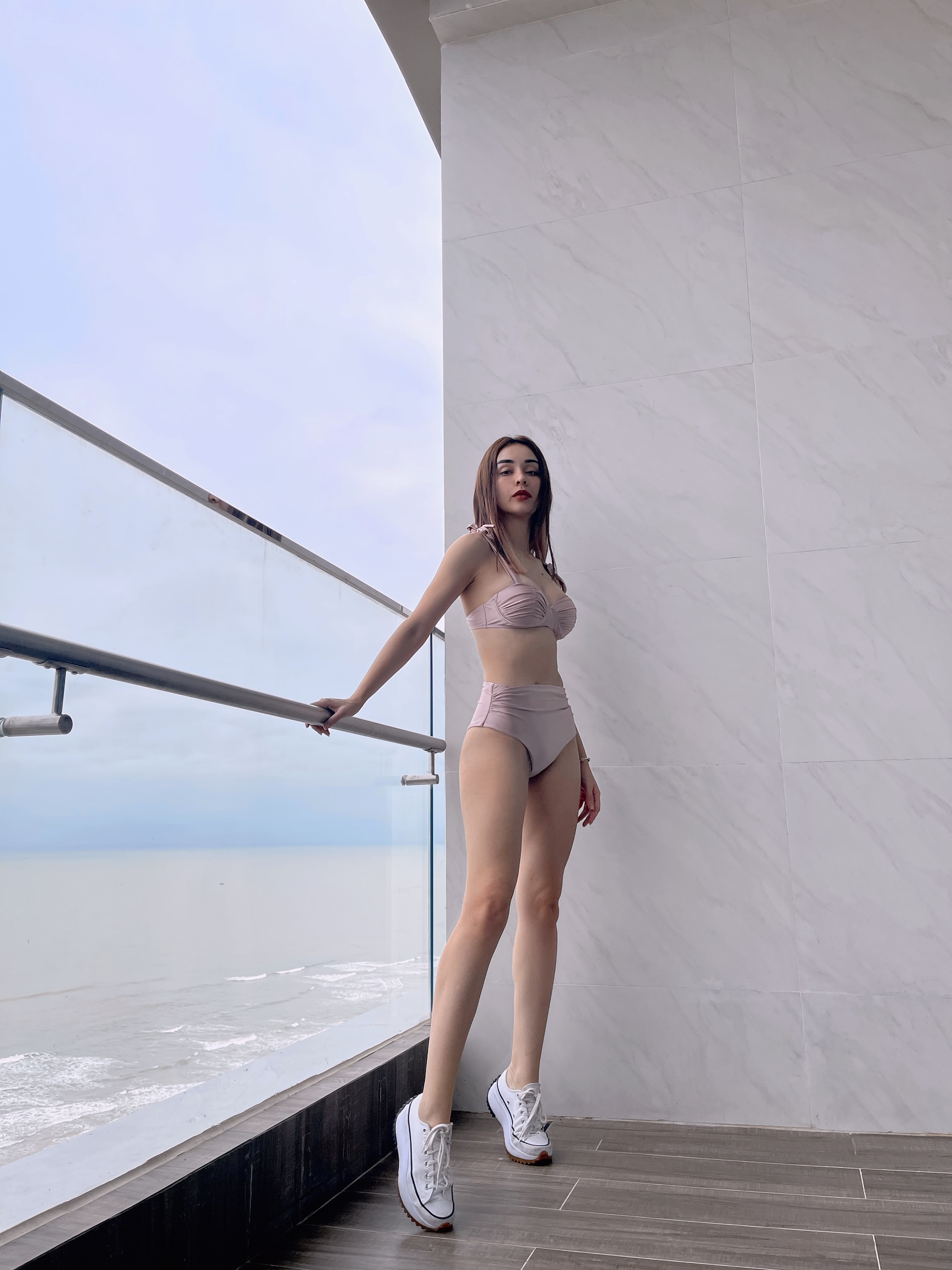 &#34;Bông hồng lai&#34; Việt - Pháp sở hữu bộ sưu tập bikini đồ sộ - 4