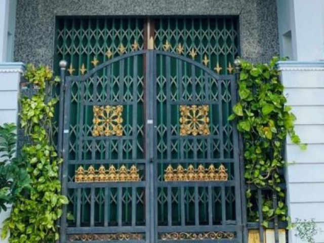 Pháp luật - Phá cửa kiểm tra, nhiều người tá hỏa phát hiện thi thể giáo viên người nước ngoài