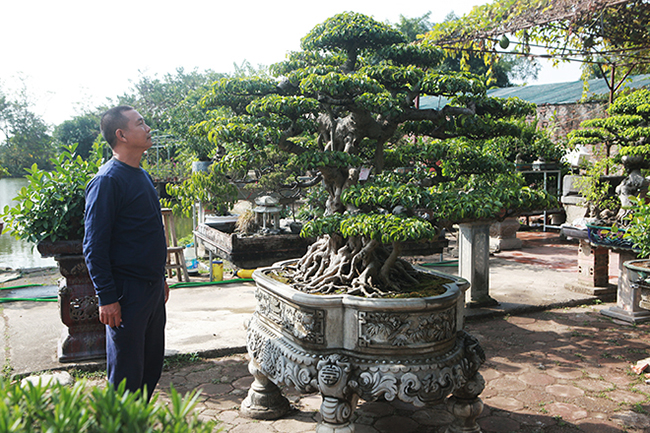 "Giá trị nghệ thuật thì vô cùng, mỗi người một con mắt nhìn nhưng giá trị kinh tế cũng không dưới 5 tỷ đồng để sở hữu tác phẩm này", anh Tuấn cho hay
