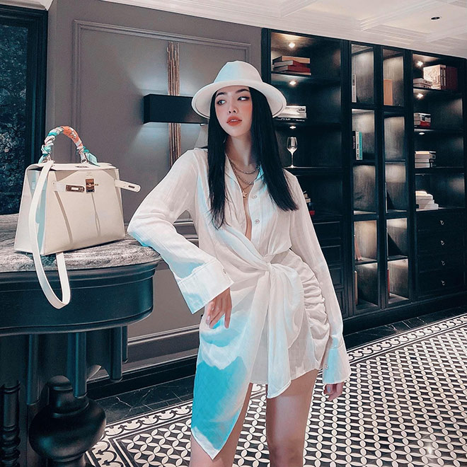 Cận cảnh khuôn mặt xinh đẹp và thân hình gợi cảm của hot girl Hà Thành