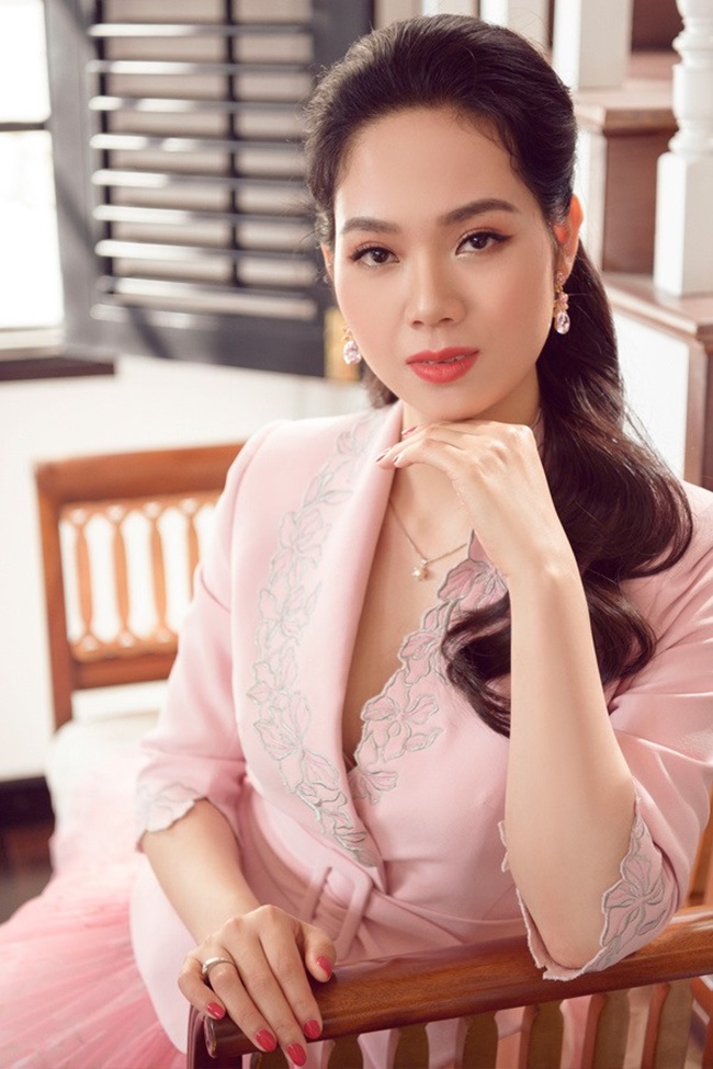 Được mệnh danh là Hoa hậu kín tiếng nhất trong các hoa hậu, Mai Phương đã nhiều năm đã rời xa ánh đèn showbiz và thường xuyên vắng bóng tại các sự kiện giải trí. 
