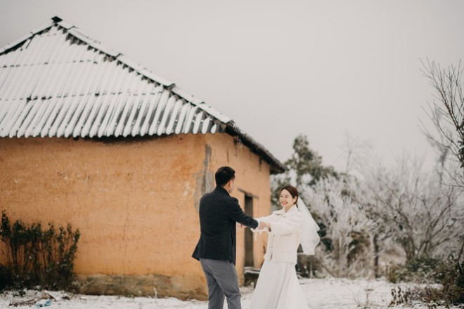 Cặp đôi chụp ảnh cưới lãng mạn như cổ tích giữa tuyết trắng ở Y Tý - 1