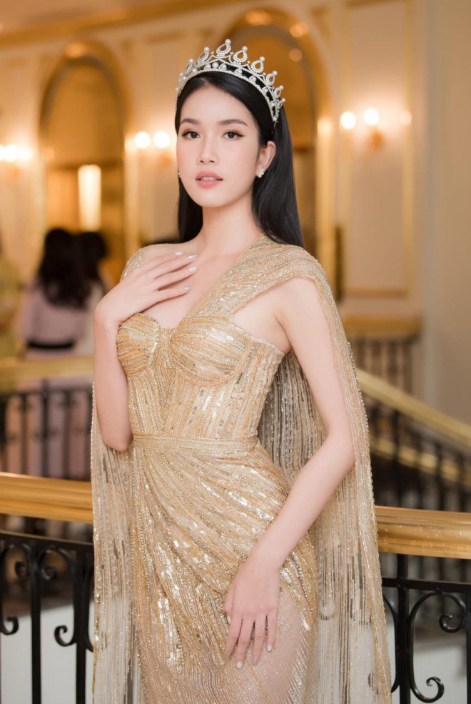 Giản dị lên giảng đường, Hoa hậu Đỗ Thị Hà vẫn được khen ngợi xinh đẹp rạng rỡ - 5