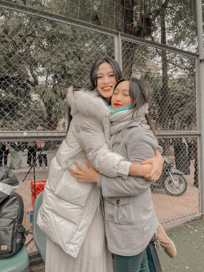 Giản dị lên giảng đường, Hoa hậu Đỗ Thị Hà vẫn được khen ngợi xinh đẹp rạng rỡ - 3