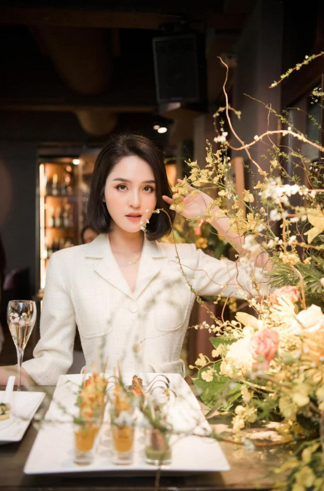 Giản dị lên giảng đường, Hoa hậu Đỗ Thị Hà vẫn được khen ngợi xinh đẹp rạng rỡ - 8