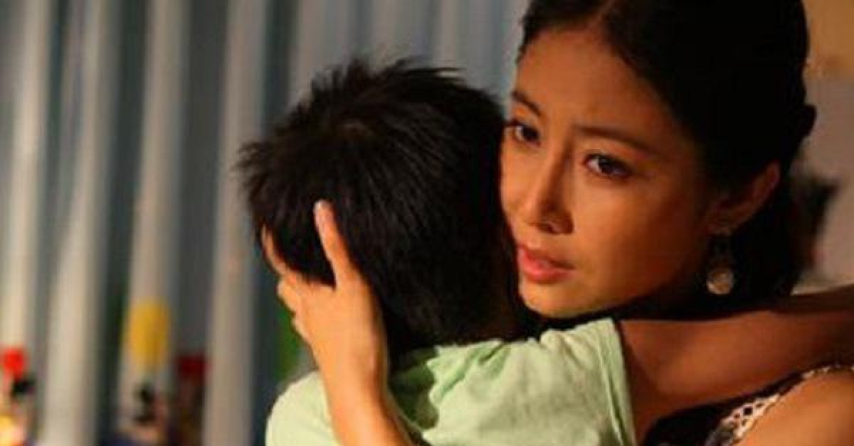 Bạn trẻ - Cuộc sống - Nghe chồng ví con riêng của vợ như "của nợ", cô vợ để lại một thứ rồi đưa con bỏ đi