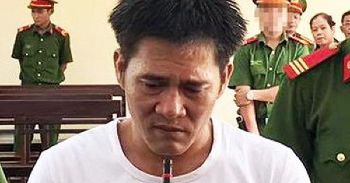 Pháp luật - Ngồi ăn bún vỉa hè, cô gái bị đâm nhầm suýt chết