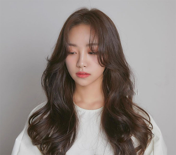 15 Kiểu tóc dài đẹp cho nữ thịnh hành nhất dẫn đầu xu hướng hiện nay - 4