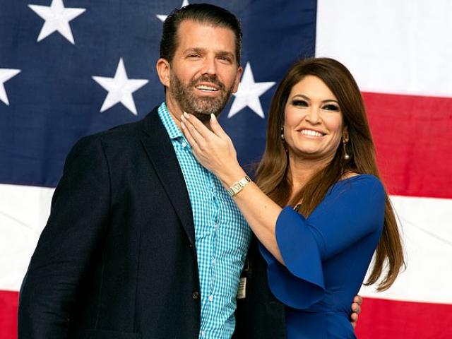 Thế giới - Con trai cả của ông Trump chuyển nơi ở vì “ở lại New York quá nguy hiểm”?