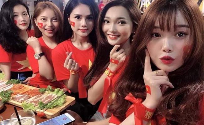 Những cô nàng này đều có cuộc sống sang chảnh, gia thế khủng, là “hot girl” đình đám với nhiều tài lẻ, tài kinh doanh khiến nhiều người ngưỡng mộ. 
