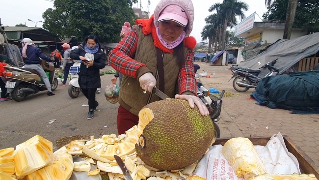 Mít Thái được bày bán quanh năm với giá chỉ từ 25.000 đồng/kg.