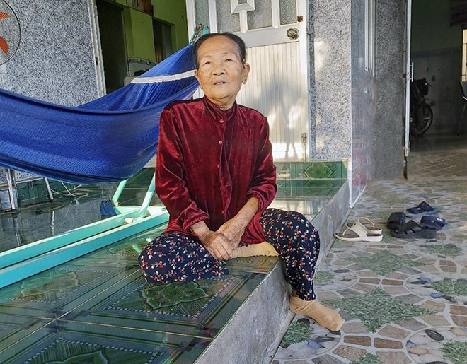 Bà Thành vui khỏe bên con cháu, chỉ số huyết áp rất ổn định