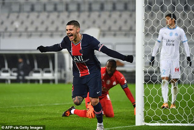 Icardi góp công vào cả hai bàn thắng của PSG