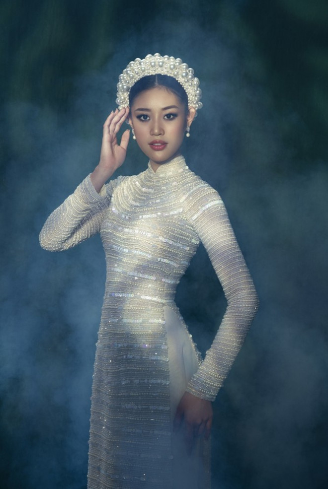 Hoa hậu Khánh Vân đẹp như công chúa bước ra từ truyện cổ tích trong bộ ảnh áo dài - 3