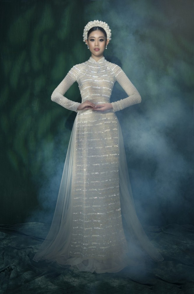 Hoa hậu Khánh Vân đẹp như công chúa bước ra từ truyện cổ tích trong bộ ảnh áo dài - 2