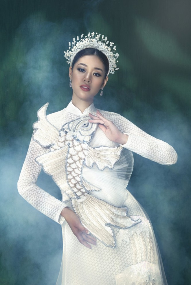 Hoa hậu Khánh Vân đẹp như công chúa bước ra từ truyện cổ tích trong bộ ảnh áo dài - 5
