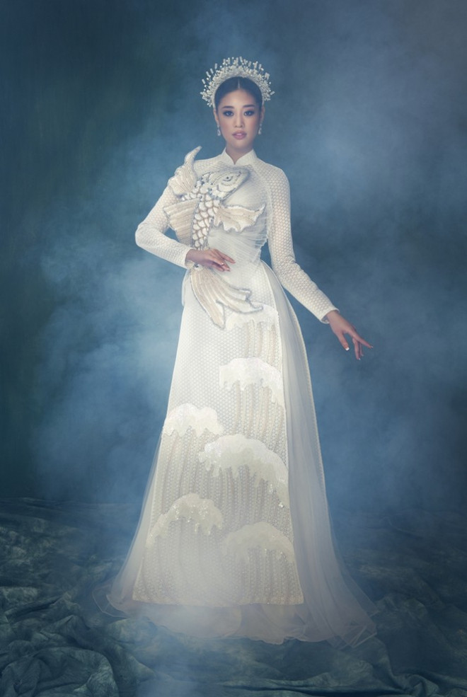 Hoa hậu Khánh Vân đẹp như công chúa bước ra từ truyện cổ tích trong bộ ảnh áo dài - 4