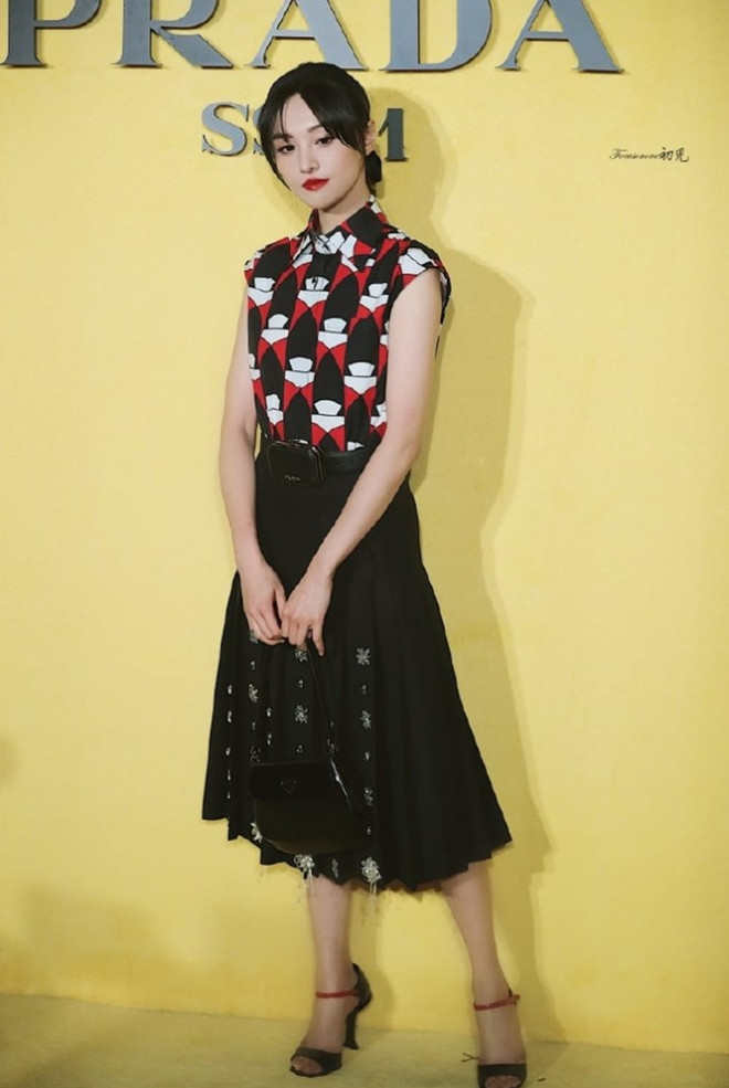 Làm đại sứ thương hiệu Prada, Trịnh Sảng đập tan lời đồn “hết thời”, nhưng vẫn bị so sánh với Irene - 5