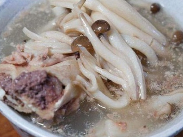 Ẩm thực - 99% chị em làm điều này khi ninh xương nhưng đúng hay sai ít người biết