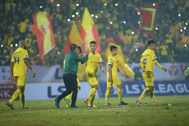 Nam Định gây chấn động ngày khai mạc V-League, tưng bừng hạ đại gia Hà Nội - 12