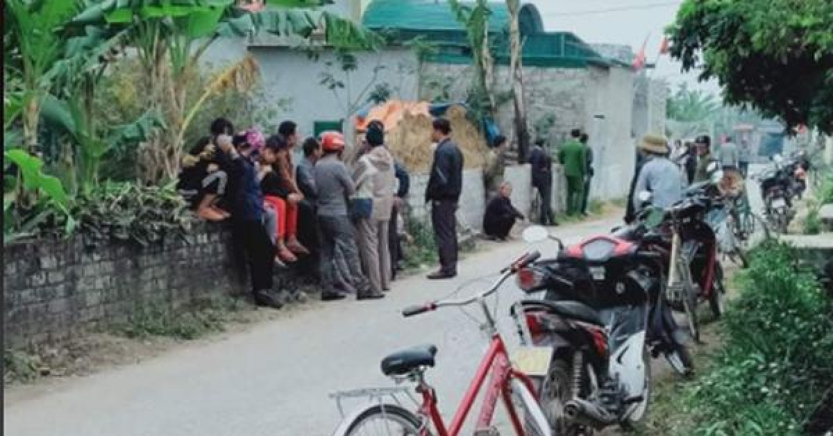 Pháp luật - Bàng hoàng phát hiện bố và con chết cháy trong phòng tắm, vợ nguy kịch nằm giữa nhà