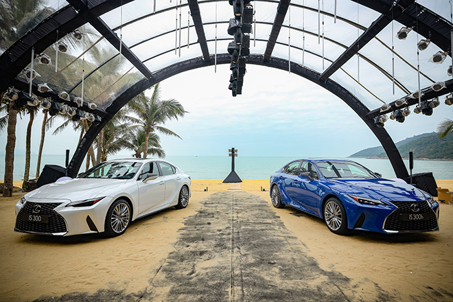 Lexus IS thế hệ mới ra mắt tại Việt Nam, giá bán từ 2,1 tỷ đồng - 1