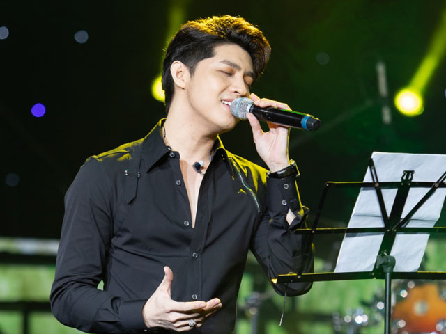 Noo Phước Thịnh hát live "như nuốt đĩa", khiến hàng nghìn fan phát cuồng