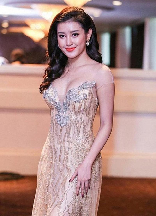 Được đánh giá là một&nbsp;người đẹp tinh tế trong cách chọn trang phục, Á hậu Huyền My cũng không tránh khỏi rắc rối vì miếng dán ngực.
