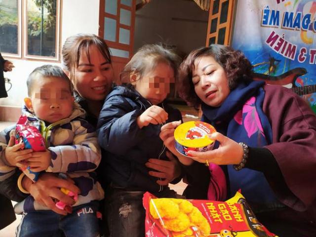 Tin tức trong ngày - Nóng trong tuần: Gia cảnh thương tâm của 2 cháu bé bị bỏ rơi kèm lá thư "bố mẹ đã chết"